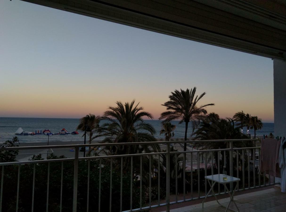 First Line Beach Sea View 에스테포나 외부 사진