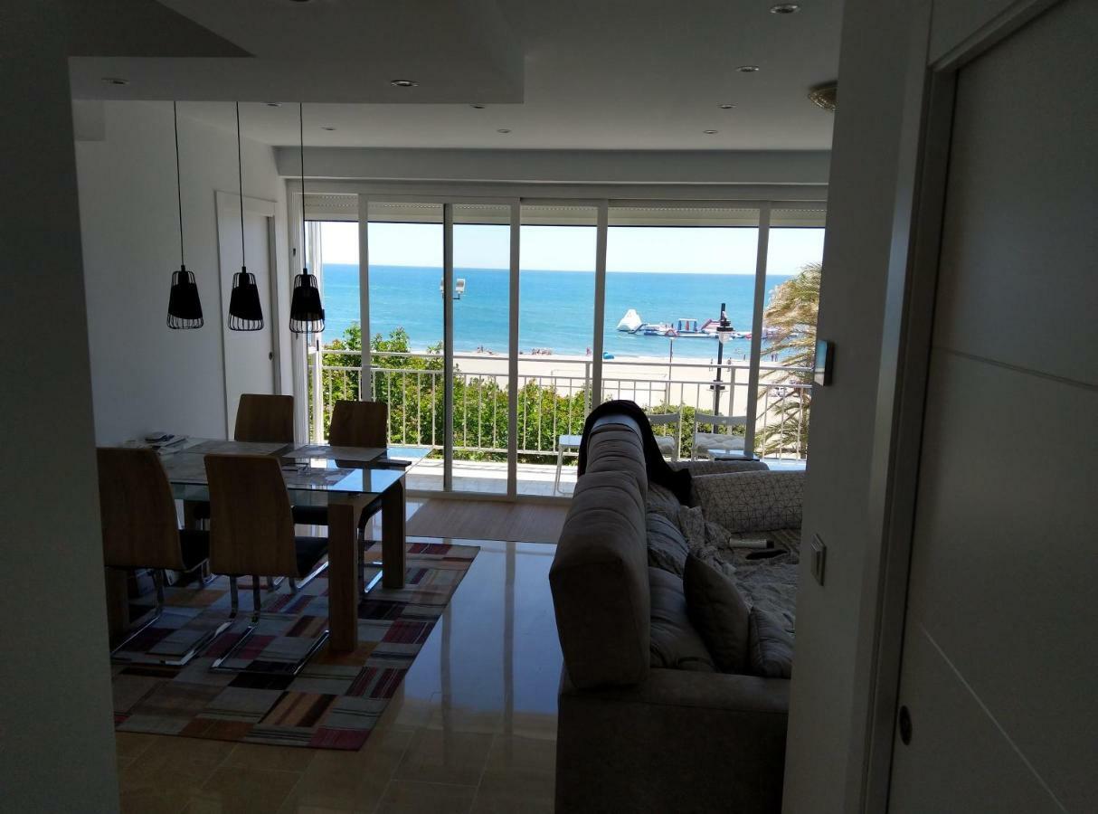 First Line Beach Sea View 에스테포나 외부 사진