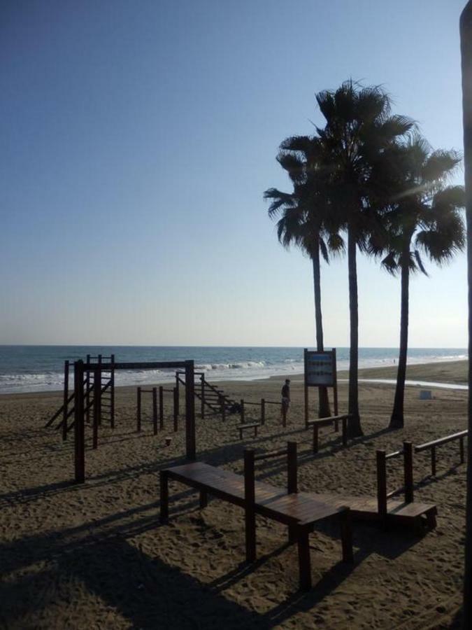 First Line Beach Sea View 에스테포나 외부 사진